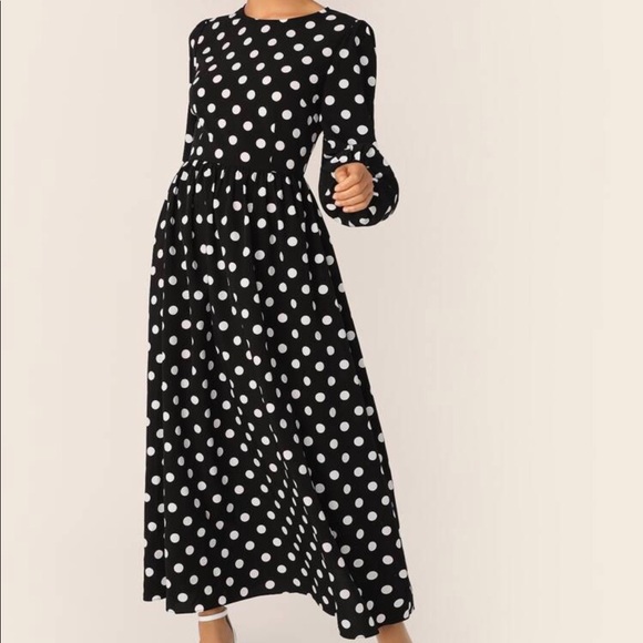 Dresses & Skirts - Long sleeve polka dot dress ⚫️⚪️